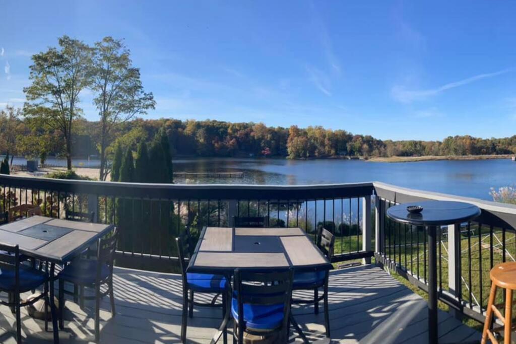 Mountain Lake Retreat - Hot Tub, Lake, Fire Pit, Wineries, Restaurant Harpers Ferry Bagian luar foto