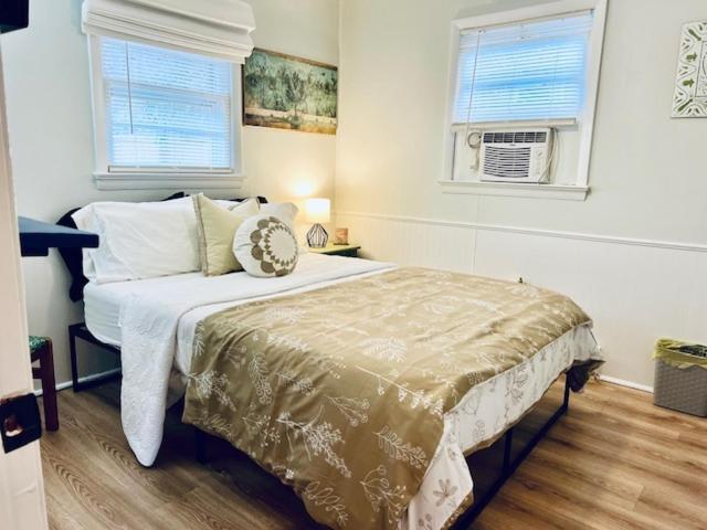 Mountain Lake Retreat - Hot Tub, Lake, Fire Pit, Wineries, Restaurant Harpers Ferry Bagian luar foto