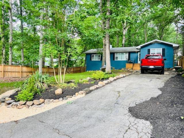 Mountain Lake Retreat - Hot Tub, Lake, Fire Pit, Wineries, Restaurant Harpers Ferry Bagian luar foto