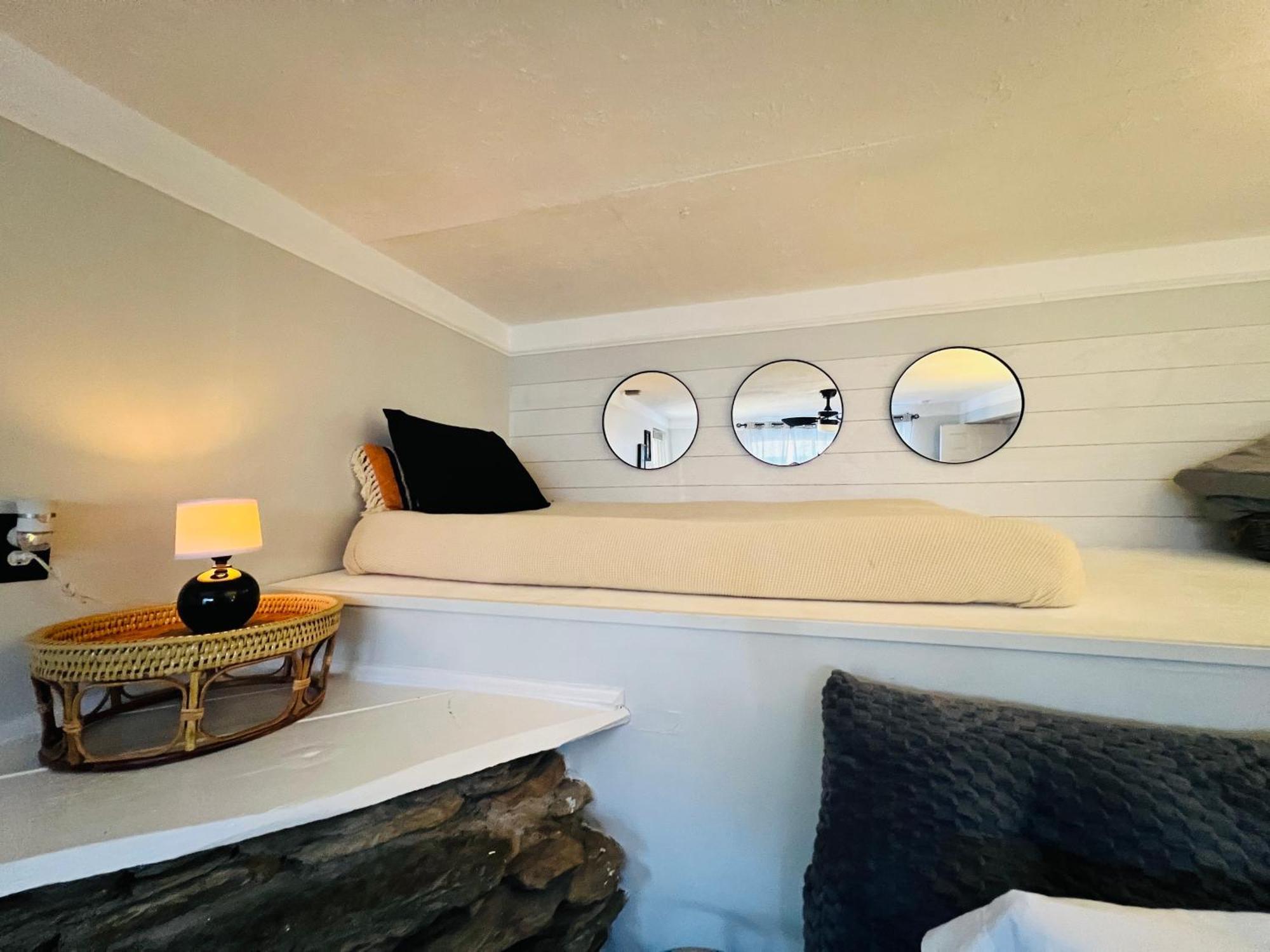 Mountain Lake Retreat - Hot Tub, Lake, Fire Pit, Wineries, Restaurant Harpers Ferry Bagian luar foto